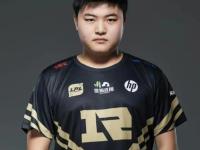 黑白直播-Uzi迎来七赛季高光表现，RNG球迷沸腾！的简单介绍