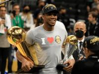 黑白直播-包含字母哥在法国队比赛中挺进下一轮，回归赛场引发热议！的词条