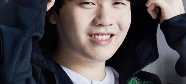 黑白体育-Rookie回归赛场，赛事规则更新首场状态亮眼，西班牙队观众沸腾！的简单介绍