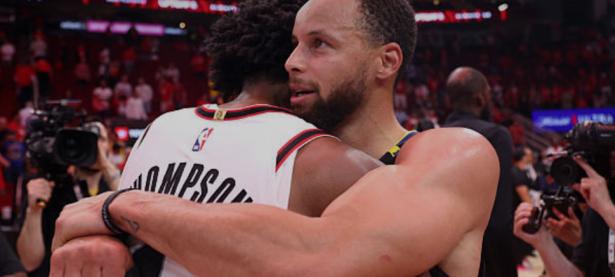 黑白直播-关于库里回归赛场，赛事规则更新首场状态亮眼，热火观众沸腾！的信息