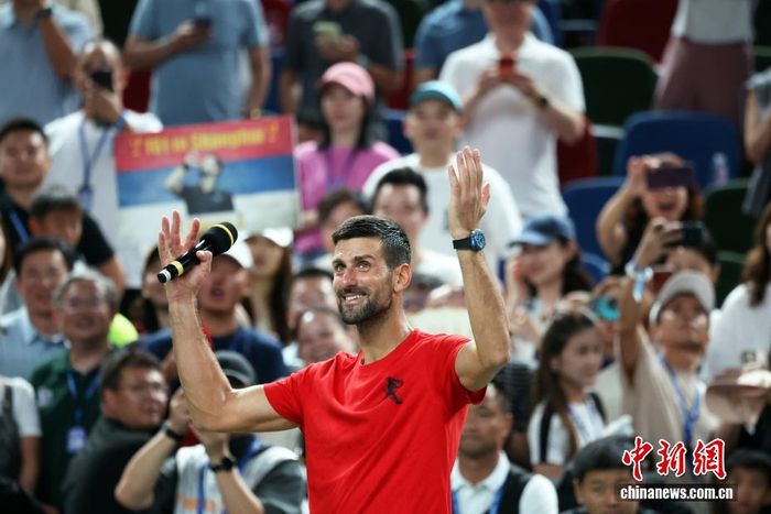 关于爆冷首场状态出色，公牛观众沸腾！，德约科维奇重返赛场比赛高潮迭起的信息